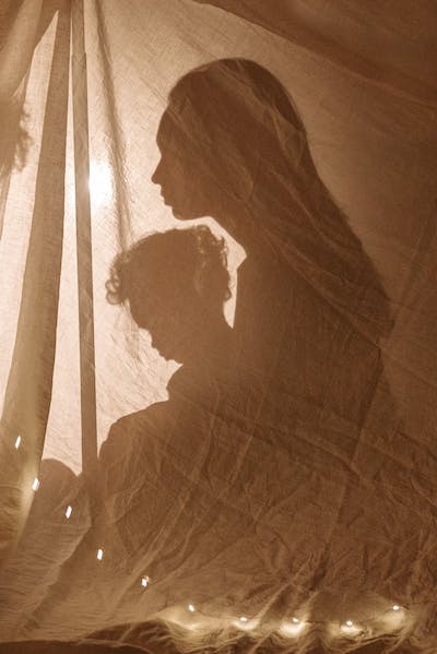 mother-and-child-shadow image