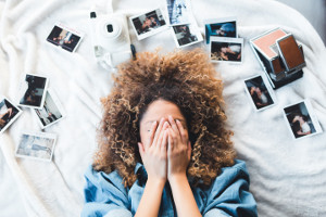 Photos Lady Covers Face