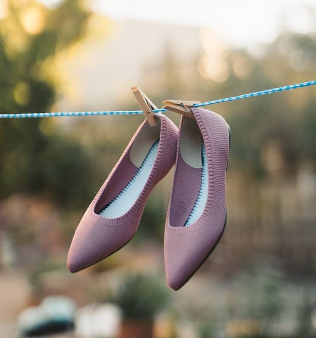 shoes-washing-line image
